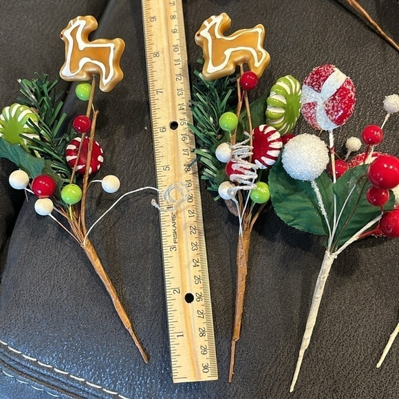 Bundle/15 VINTAGE CHRISTMAS PEPPERMINT CANDY & GINGERBREAD REINDEER THEMED PICKS - Picture 11 of 17